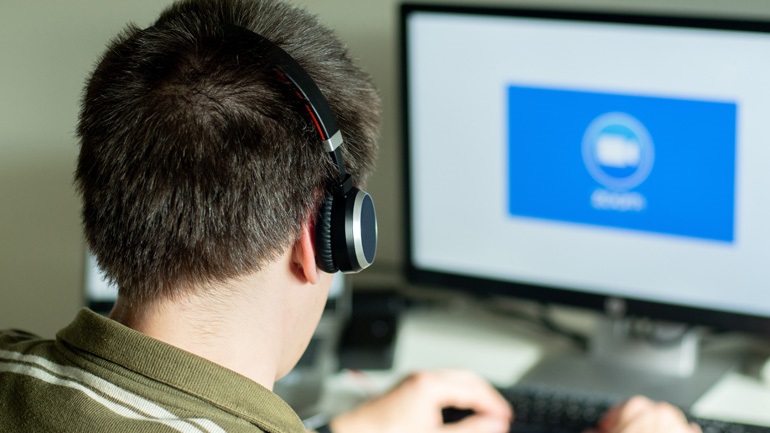 Το Zoom απολύει το 15% του προσωπικού του