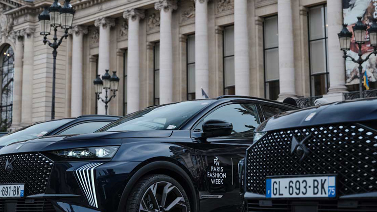 Εβδομάδα Μόδας στο Παρίσι: Η τεχνολογία της DS 7 E-TENSE «συναντιέται» στην πόλη του Φωτός με την υψηλή ραπτική