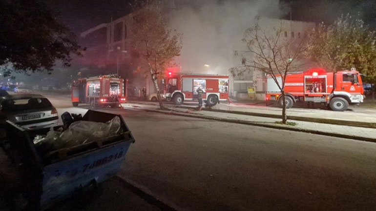 Αργυρούπολη: Πυρκαγιά σε εμπορικό κέντρο επί της Βουλιαγμένης