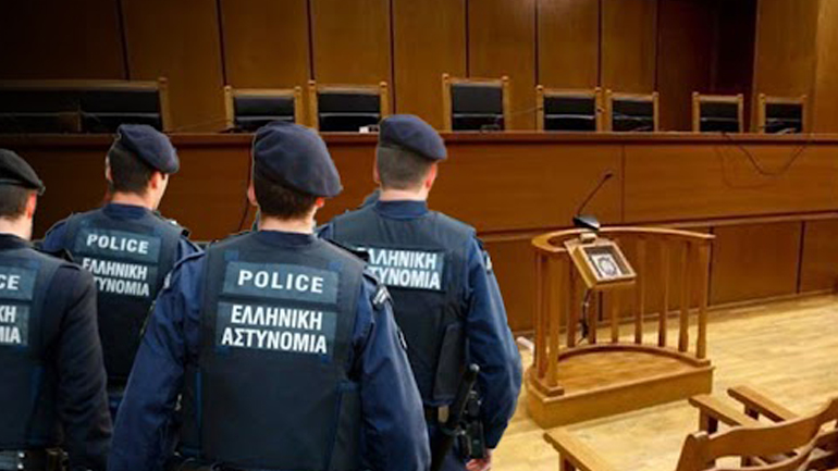 Καταδικάστηκαν τέσσερις εν ενεργεία αστυνομικοί για ξυλοδαρμό πολίτη σε μπαρ στα Χανιά