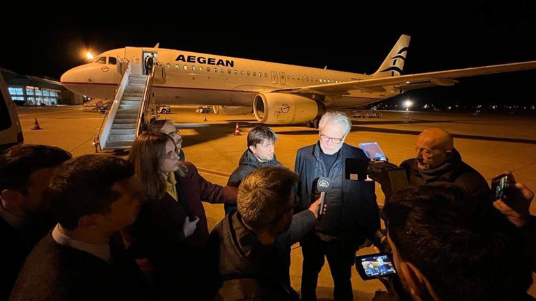 Άφιξη ελληνικής αποστολής συνοδεία Στυλιανίδη στην Τουρκία