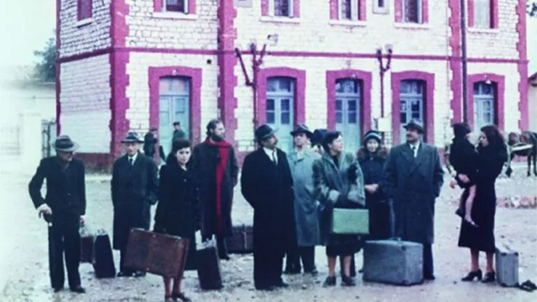 «Θίασος»: Η αριστουργηματική ταινία του Θόδωρου Αγγελόπουλου σε επανέκδοση