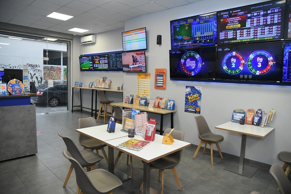 Το κατάστημα ΟΠΑΠ επί της οδού Ναυάρχου Αποστόλη 22