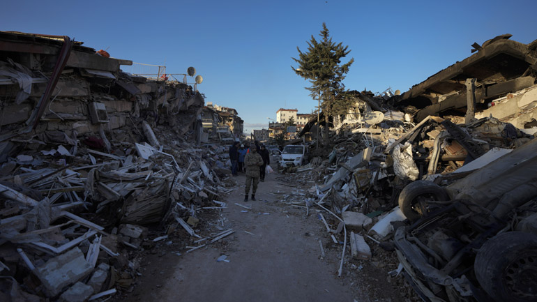 Σεισμός στην Τουρκία: Στην Αντάκια, εκατοντάδες πτώματα στο πάρκινγκ νοσοκομείου