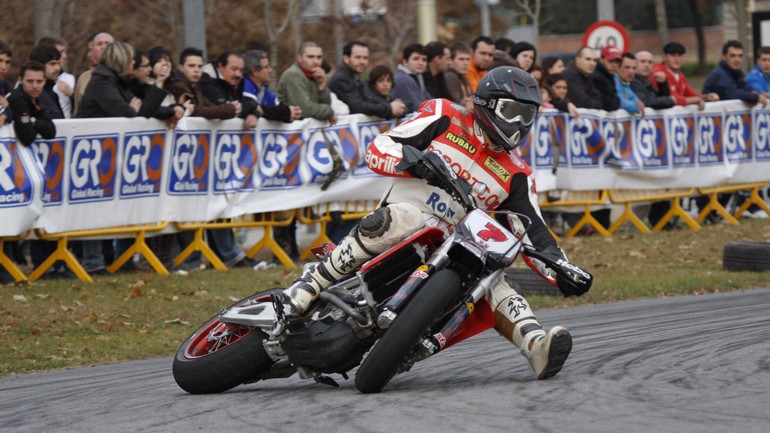 H Metzeler αποκλειστικός προμηθευτής ελαστικών σε Παγκόσμιο και Πανευρωπαϊκό Supermoto