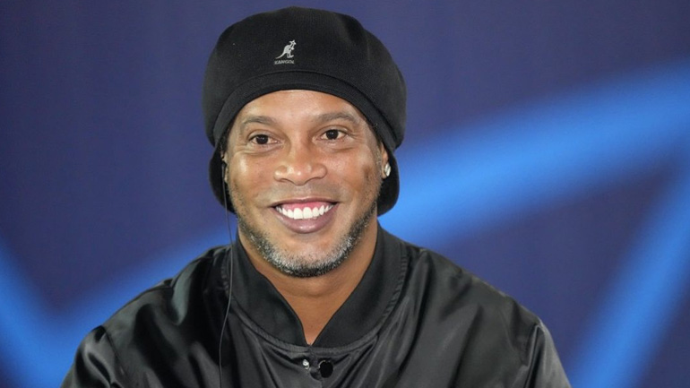 Έτοιμος να επιστρέψει στα γήπεδα ο Ροναλντίνιο!