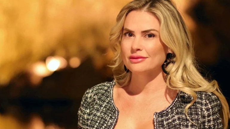 Εκβιασμό με ψεύτικες γυμνές φωτογραφίες καταγγέλλει η αντιδήμαρχος Βάρης – Βούλας – Βουλιαγμένης