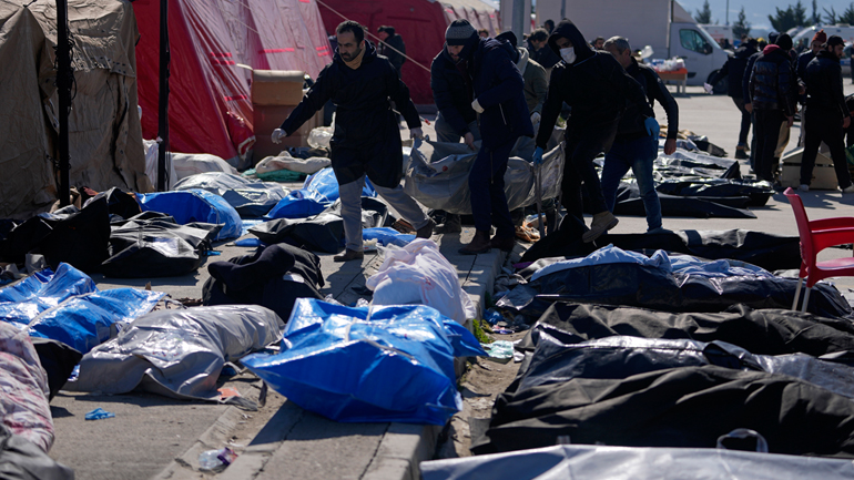 Ξεπέρασαν τους 20.000 οι νεκροί από τους σεισμούς στην Τουρκία και τη Συρία