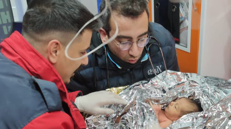 Σεισμός στην Τουρκία: Βρέφος 10 ημερών διασώθηκε μετά από 90 ώρες