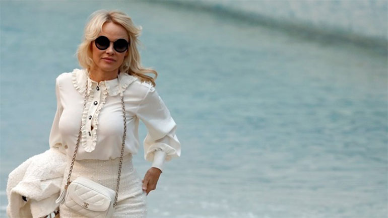 Τα απομνημονεύματα της Πάμελα Άντερσον στη λίστα των bestsellers των New York Times