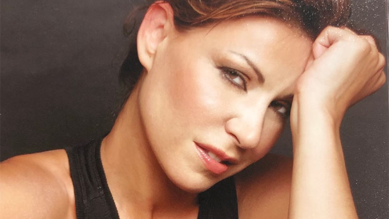 Κωνσταντίνα – «Αγίου Βαλεντίνου στη Σφίγγα»