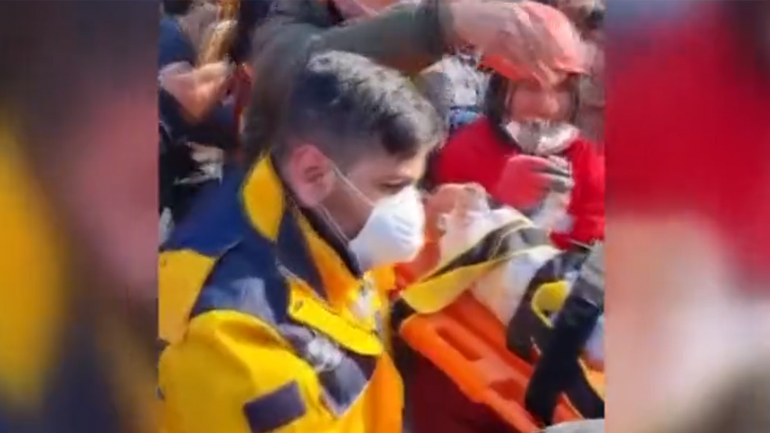 Τουρκία: Απεγκλωβίστηκε μωρό δύο μηνών μετά από 128 ώρες – Συγκίνηση στα σωστικά συνεργεία