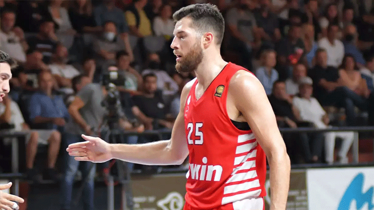 Ολυμπιακός: Επέστρεψε στις προπονήσεις ο Πίτερς, ατομικό ο Σλούκας