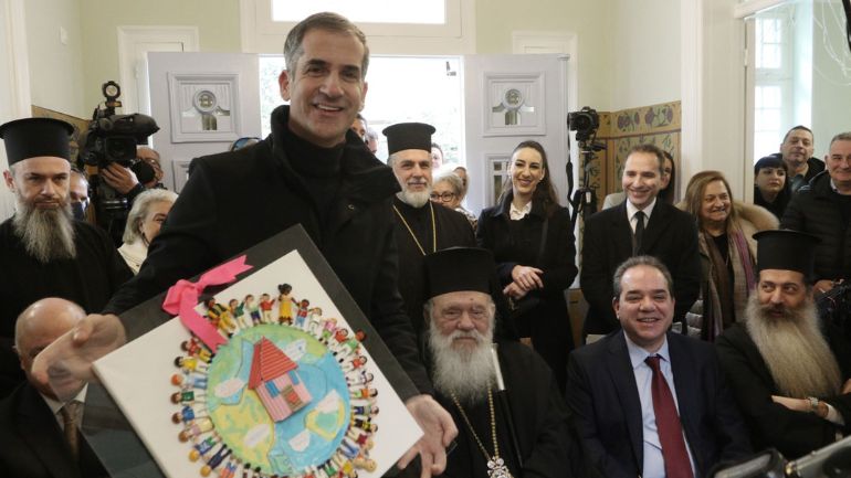 Τον Πολυχώρο Παιδιών «Λέλα Καραγιάννη» της «ΑΠΟΣΤΟΛΗΣ» εγκαινίασε ο Αρχιεπίσκοπος Αθηνών Ιερώνυμος με τον Δήμαρχο Αθηναίων Κώστα Μπακογιάννη