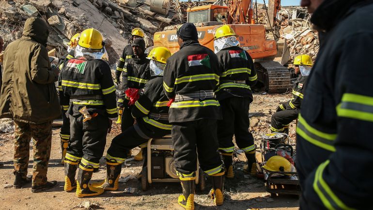Παγκόσμιος Οργανισμός Υγείας: 26 εκατομμύρια άνθρωποι μπορεί να έχουν πληγεί από τον σεισμό