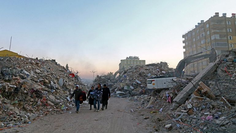 Επικεφαλής Π.Ο.Υ.: «Ο Άσαντ έτοιμος να εξετάσει το άνοιγμα συνοριακών διελεύσεων για βοήθεια στη Συρία» Επικεφαλής Π.Ο.Υ.: «Ο Άσαντ έτοιμος να εξετάσει το άνοιγμα συνοριακών διελεύσεων για βοήθεια στη Συρία»