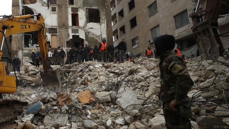 Η Άγκυρα εντείνει την έρευνα για τα κτήρια που κατέρρευσαν, διέταξε τη σύλληψη 113 προσώπων