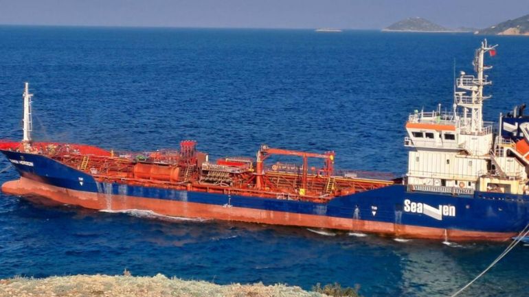 Σάμος: Έσβησε η πυρκαγιά σε δεξαμενόπλοιο