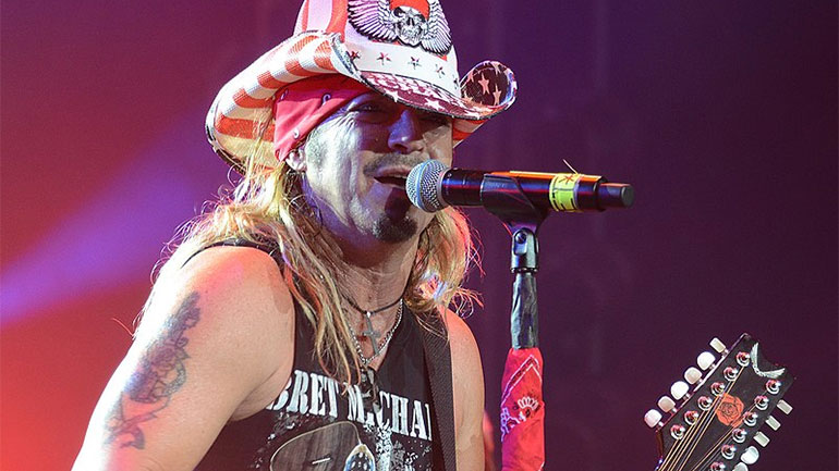 Ο Μπρετ Μάικλς έπειτα από μήνες νοσηλείας λέει ότι είναι καλά στην υγεία του