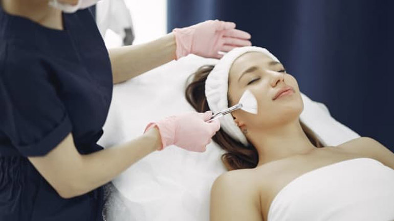 Διπλωματούχοι αισθητικοί: Η φροντίδα του δέρματος είναι αποκλειστικό επαγγελματικό δικαίωμα των πτυχιούχων αισθητικών
