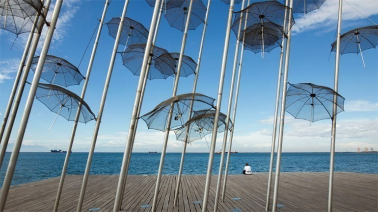 Μοβ οι «Ομπρέλες» του Ζογγολόπουλου για την Παγκόσμια Ημέρα Επιληψίας