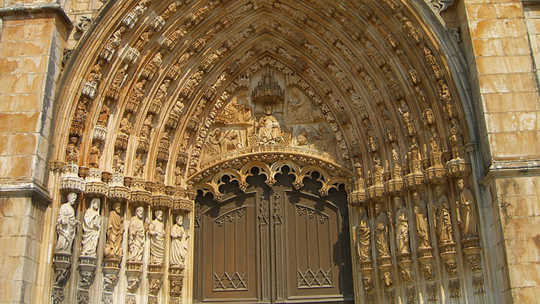 Τουλάχιστον 4.815 παιδιά κακοποιήθηκαν σεξουαλικά από ιερείς τα τελευταία 70 χρόνια στην Πορτογαλία