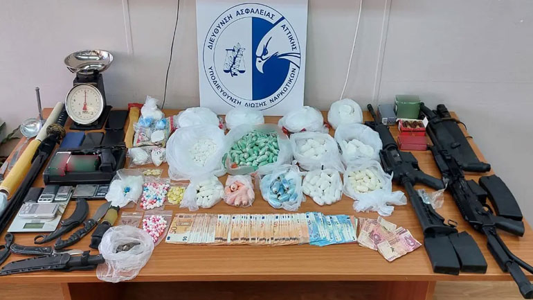 Τρεις συλλήψεις στου Ζωγράφου για διακίνηση ναρκωτικών