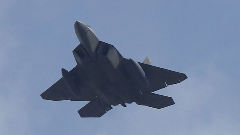 Στο νερό ο πύραυλος των 400.000 δολαρίων – Πώς οι Αμερικανοί έχασαν τον στόχο κυνηγώντας μπαλόνια