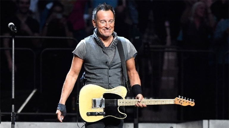 Ο Μπρους Σπρίνγκστιν έγραψε το τραγούδι των τίτλων τέλους για την ταινία «She Came to Me»