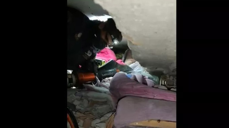 Τουρκία: Συγκλονιστικά βίντεο από τις επιχειρήσεις της ΕΜΑΚ μέσα στα συντρίμμια