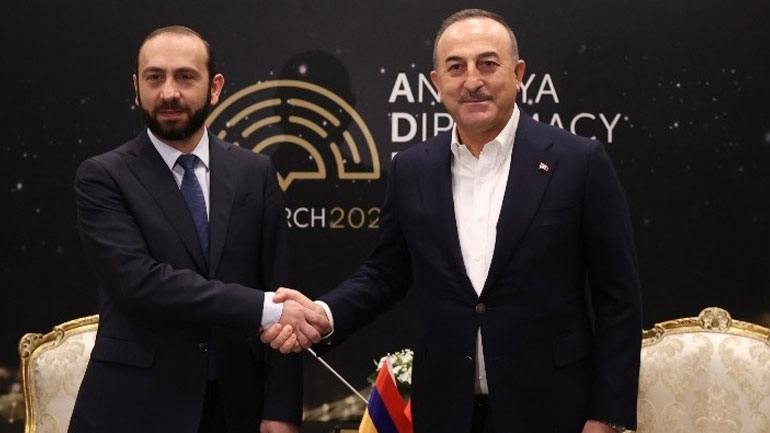 Στην Τουρκία ο ΥΠΕΞ της Αρμενίας – Συνομιλίες με Τσαβούσογλου