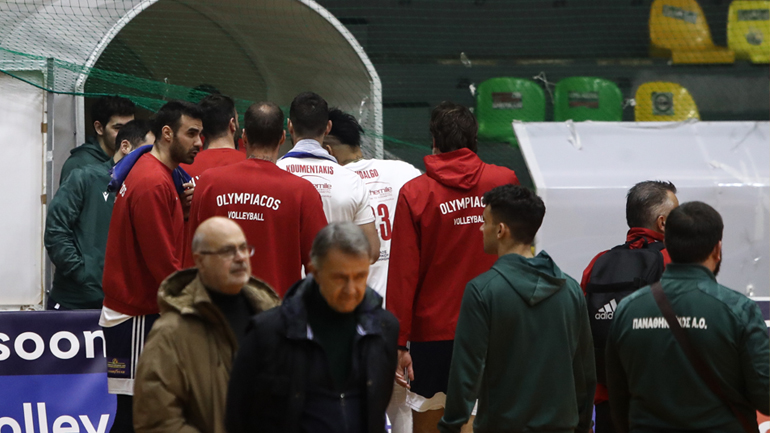 Πέντε αστυνομικοί τραυματίες σε επεισόδια πριν από τον αγώνα βόλεϊ Παναθηναϊκού-Ολυμπιακού