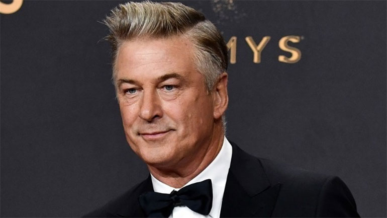 Ξεκινούν εκ νέου τα γυρίσματα του «Rust», με πρωταγωνιστή τον Άλεκ Μπάλντουιν