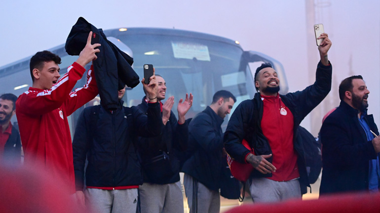 Ολυμπιακός: «Ερυθρόλευκο πάρτι» στου Ρέντη για την πρόκριση στον τελικό του Challenge Cup