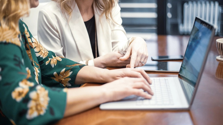 Η Ισπανία ενέκρινε νόμο που προβλέπει «άδεια εμμήνου ρύσεως» για πρώτη φορά στην Ευρώπη Η Ισπανία ενέκρινε νόμο που προβλέπει «άδεια εμμήνου ρύσεως» για πρώτη φορά στην Ευρώπη