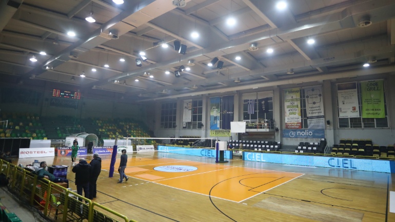 Βίντεο-ντοκουμέντο: Η ρίψη του δακρυγόνου στο κλειστό του Αγ. Θωμά!