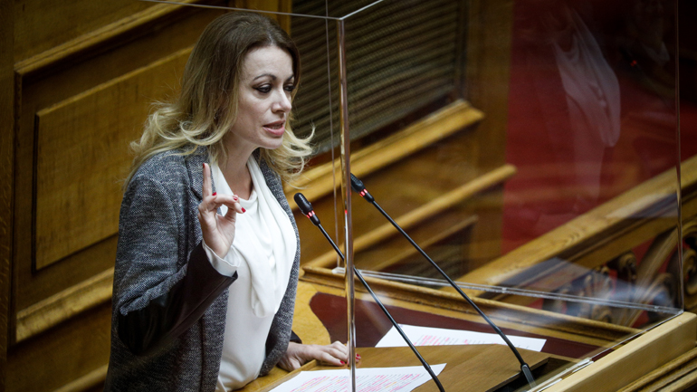 Βουλή: Ανεξαρτητοποιήθηκε εκ νέου η βουλευτής Αγγελική Αδαμοπούλου Βουλή: Ανεξαρτητοποιήθηκε εκ νέου η βουλευτής Αγγελική Αδαμοπούλου