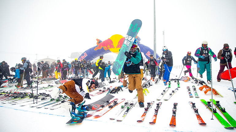 Red Bull Homerun: Ο πιο επικός, fun αγώνας ski & snowboard επιστρέφει για 2η συνεχόμενη χρονιά στον Παρνασσό