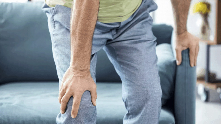 Γιατί μας πονούν τα γόνατα καθώς μεγαλώνουμε
