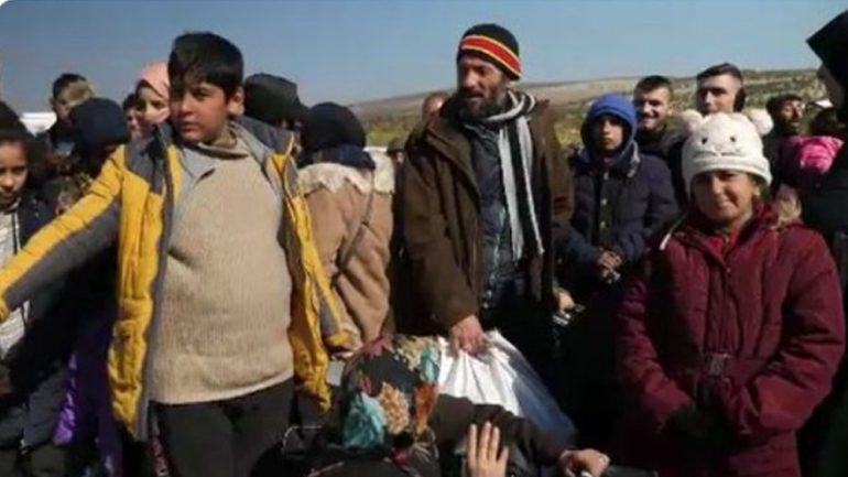 Χιλιάδες πρόσφυγες επιστρέφουν στη Συρία από την Τουρκία για να δουν τι απέγιναν οι συγγενείς τους