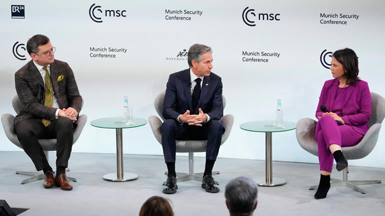 Έκκληση των υπ. Εξωτερικών Γερμανίας, ΗΠΑ, Ουκρανίας για αποστολή τανκς και πυρομαχικών