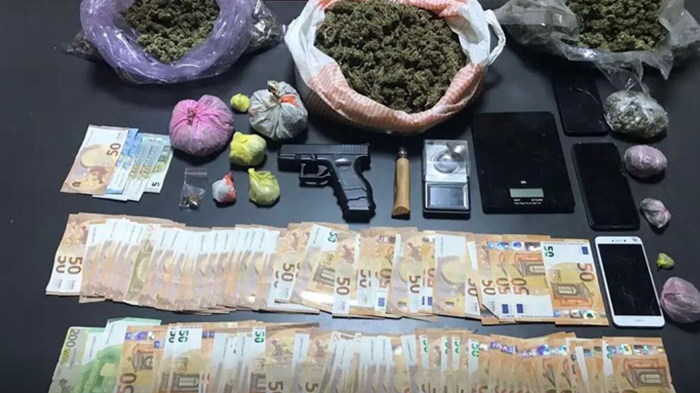 Δύο συλλήψεις για κατοχή και εμπόριο ναρκωτικών στην περιοχή του Ελληνικού