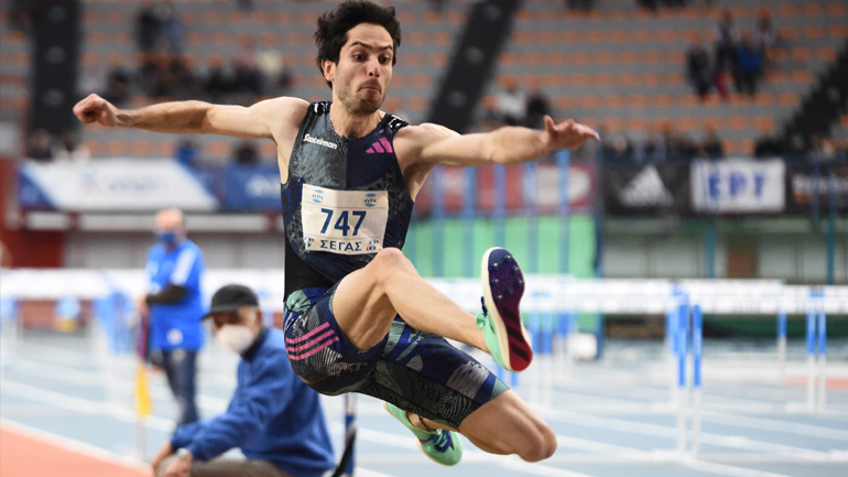 O Τεντόγλου ζήτησε… συγγνώμη από τον κόσμο στο ΣΕΦ επειδή έκανε μόνο 8,20 μέτρα!