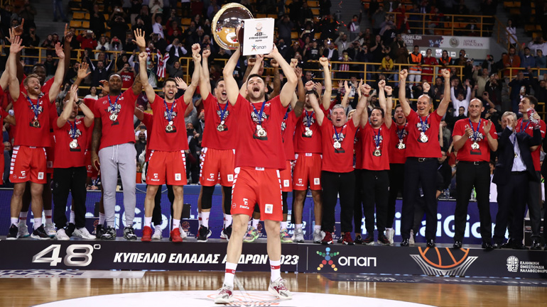 Κύπελλο Ελλάδας: Έκανε το repeat διά περιπάτου ο Ολυμπιακός, 85-57 το Περιστέρι