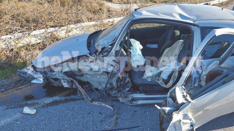 Βόλος: Τρείς τραυματίες σε σφοδρή σύγκρουση δύο ΙΧ 