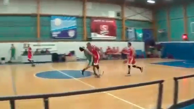 Χτύπημα … αλά Ζιντάν σε αγώνα της Β’ ΕΣΚΑΝΑ