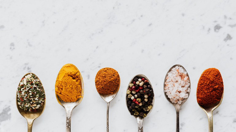 Αυτά τα 5 μπαχαρικά κάνουν καλό στην καρδιά!  