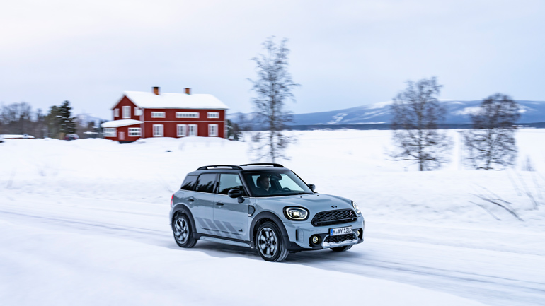 Αξέχαστη εμπειρία στην παγωμένη αυτοκρατορία των ξωτικών της Λαπωνίας με το MINI Cooper S Countryman ALL4 Untamed Edition