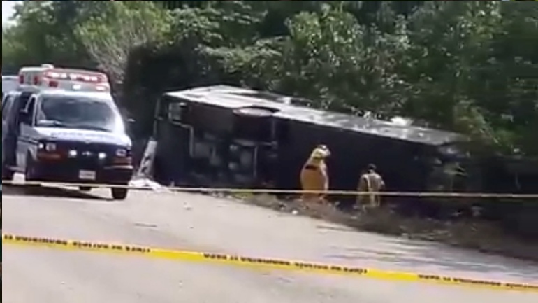 Μεξικό: 17 νεκροί σε ανατροπή λεωφορείου που μετέφερε μετανάστες