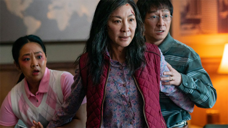 Η ταινία «Τα πάντα όλα» τιμήθηκε με το βραβείο καλύτερης σκηνοθεσίας του Σωματίου Αμερικανών Σκηνοθετών